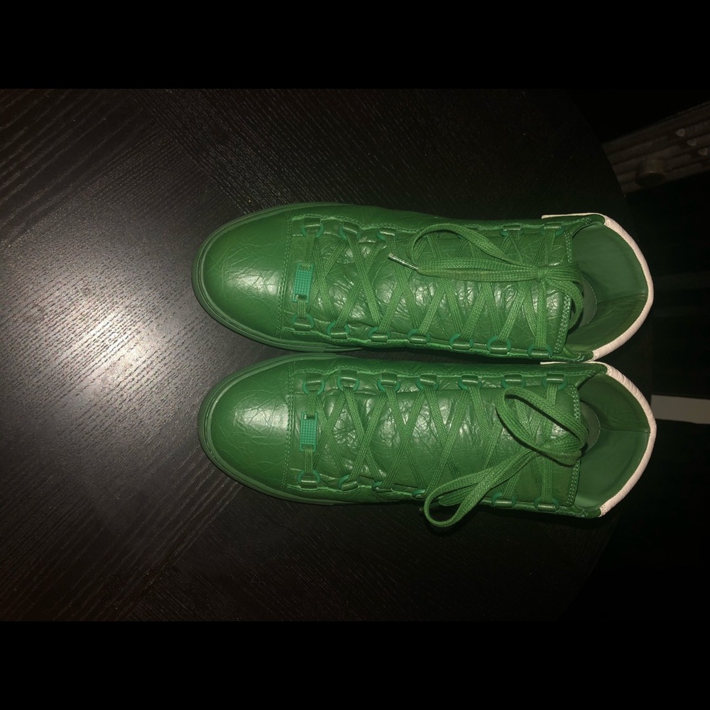 Balenciaga arena size 9US EU42